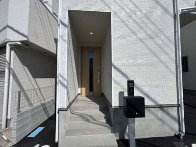 【エントランス】 | 葛飾区西水元６丁目新築戸建【幸田小学校：6分】 | エントランス・玄関ポーチ