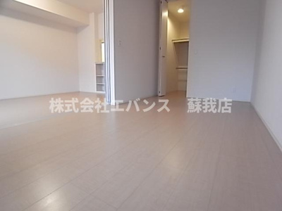 【寝室】 | フェリオ・ヴィアーレ | 使い勝手のいい寝室です