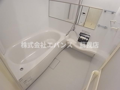 【浴室】 | フェリオ・ヴィアーレ | 落ち着いた空間のお風呂です