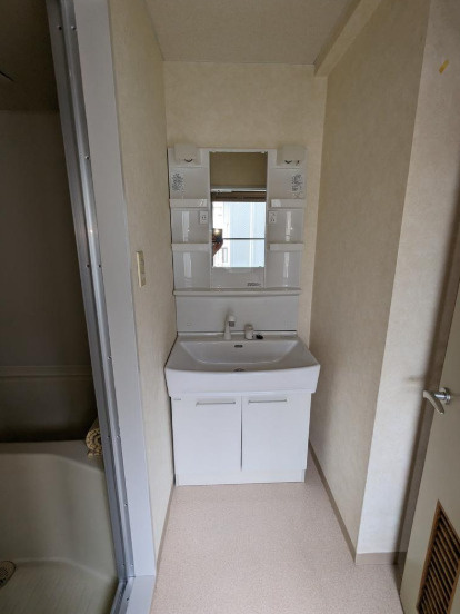 津田沼北見マンションの独立洗面台