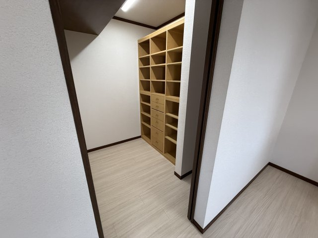 小野原西1丁目貸家の収納