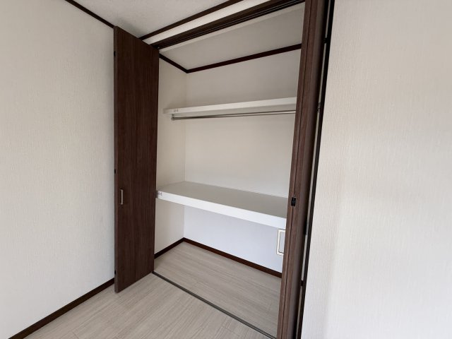 小野原西1丁目貸家の収納