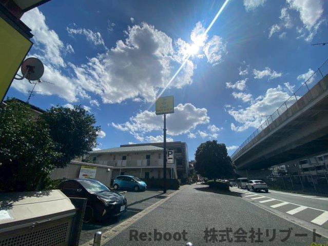 リバティの駐車場