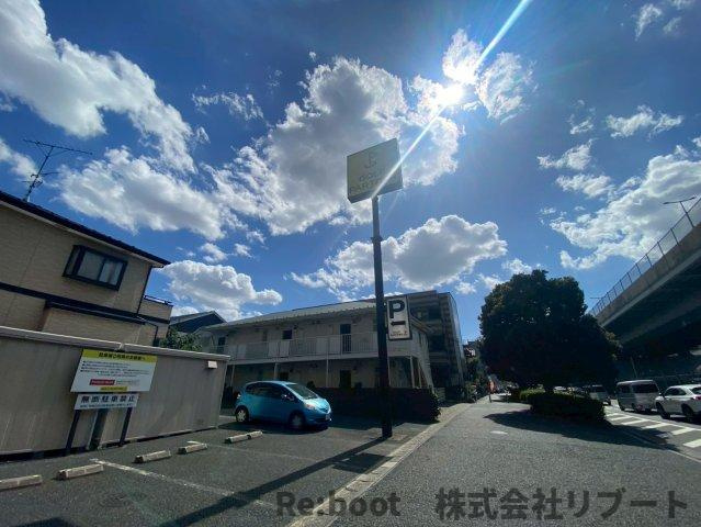 リバティの駐車場