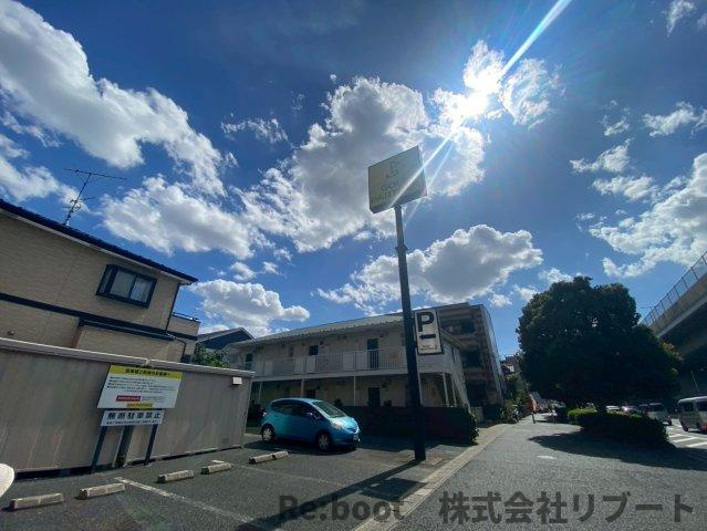 リバティの駐車場