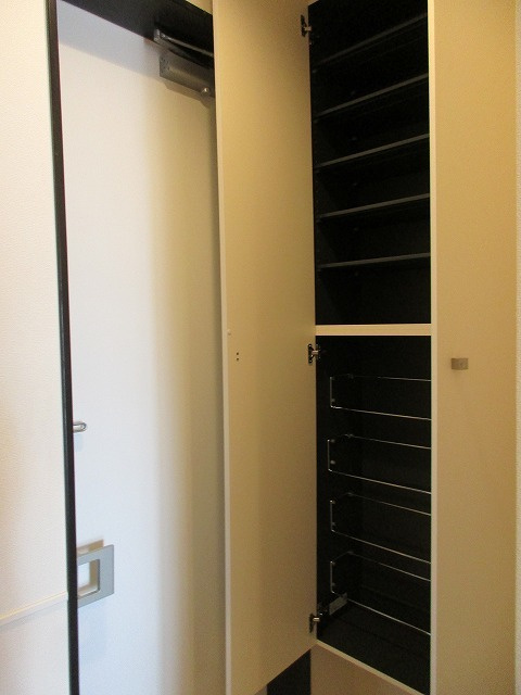 Ｖｉｌｌａ　Ｂｌａｎｃｈｅ　ヴィラブランシェの玄関|★シューズＢＯＸ★