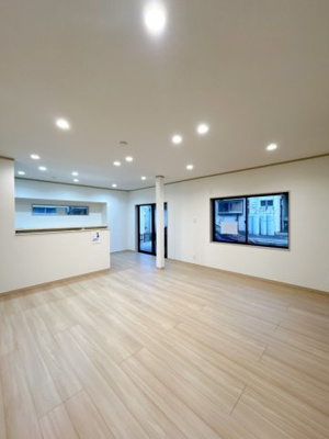 【居間・リビング】 | 中古戸建　二本松市智恵子の森３丁目