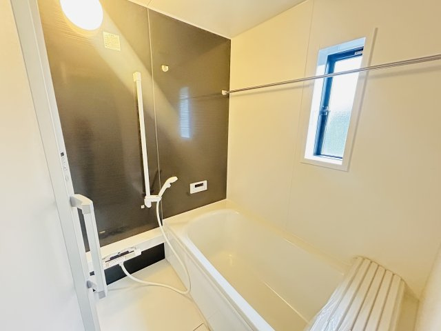新築　桐生市広沢町第18　クレイドルガーデン　１号棟の浴室|現地写真　乾燥・暖房・涼風と充実の内容！お風呂に入る前に暖房をつけておけば、寒い嫌な思いはしません。									
