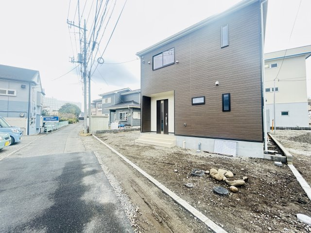 新築　桐生市広沢町第18　クレイドルガーデン　１号棟の前面道路含む現地写真|東側接道幅員約4ｍ