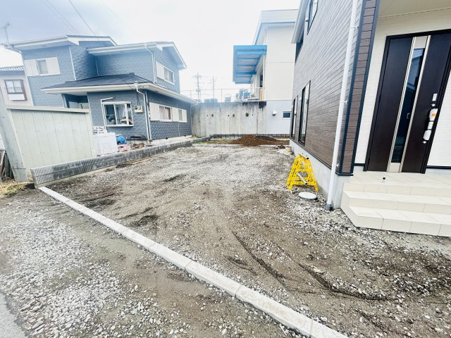 新築　桐生市広沢町第18　クレイドルガーデン　１号棟の駐車場|現地写真　駐車スペースは並列3台分可能です！

