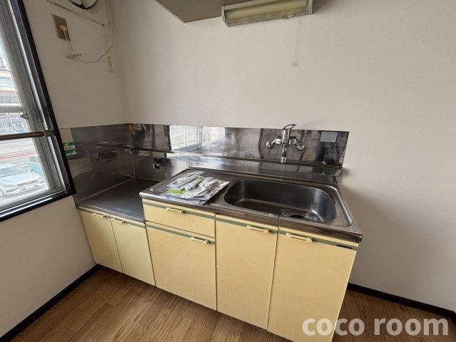 コーポ駅北　Iの駐車場