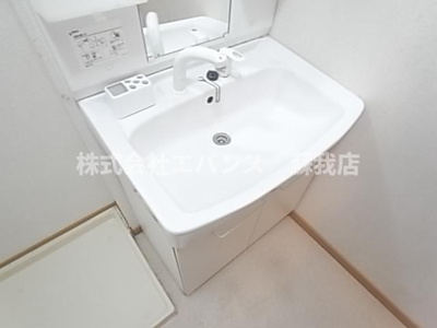 【独立洗面台】 | ヴァン・リュミエール | 朝の身支度には欠かせない独立洗面化粧台