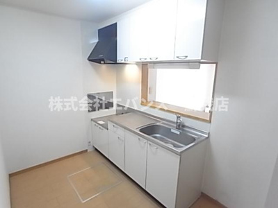 【キッチン】 | ヴァン・リュミエール | コンパクトなキッチンで掃除もラクラク