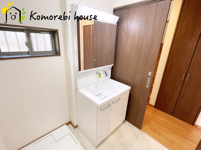 川島町上井草　中古一戸建ての独立洗面台|2025/11/1　撮影