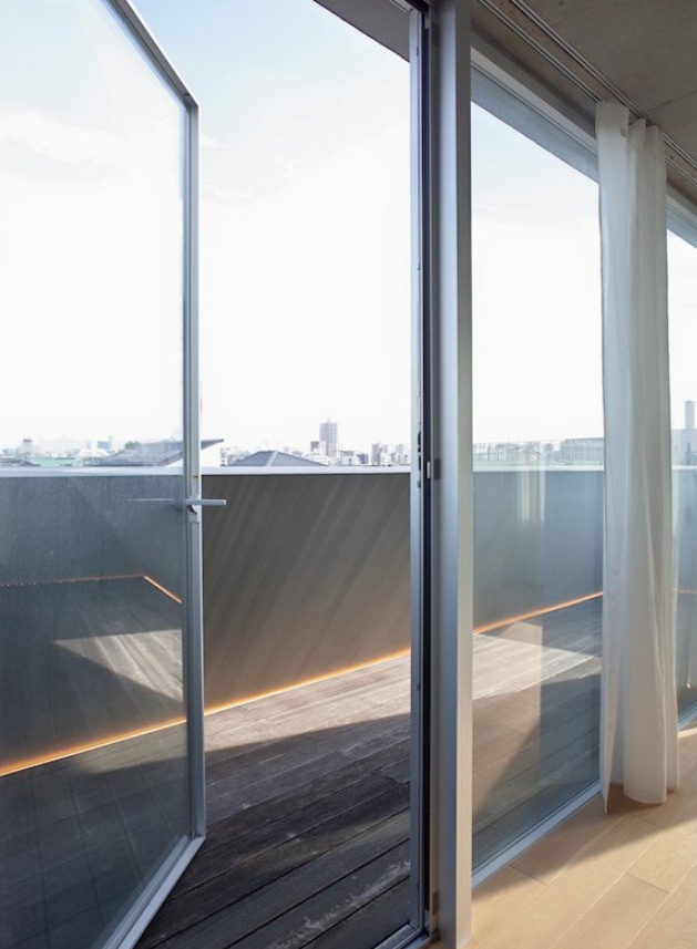 【バルコニー】