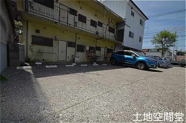 ＹＭＭビルの駐車場