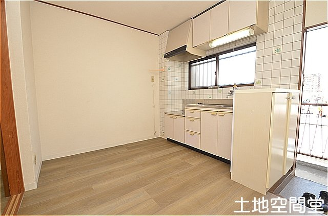 ＹＭＭビルの居間・リビング