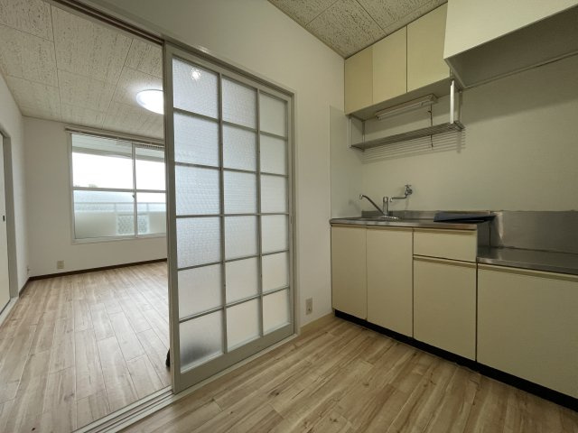 岬サンライズの洋室