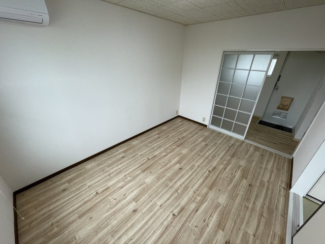 岬サンライズの洋室