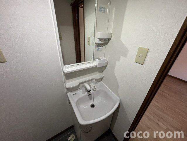 アルメリア岡部　IIの独立洗面台