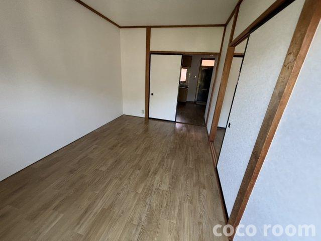 アルメリア岡部　IIの居間・リビング