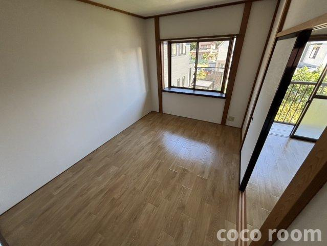 アルメリア岡部　IIの居間・リビング