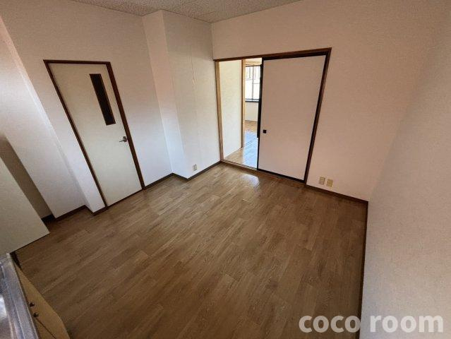 アルメリア岡部　IIの居間・リビング