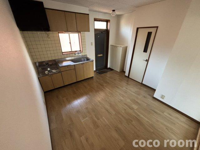 アルメリア岡部　IIの居間・リビング