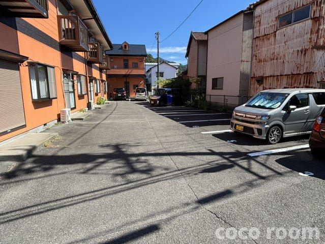 アルメリア岡部　IIの駐車場