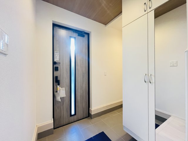 【玄関】 | 熊谷市上之3期　GRAFARE　新築戸建　全2棟　2号棟