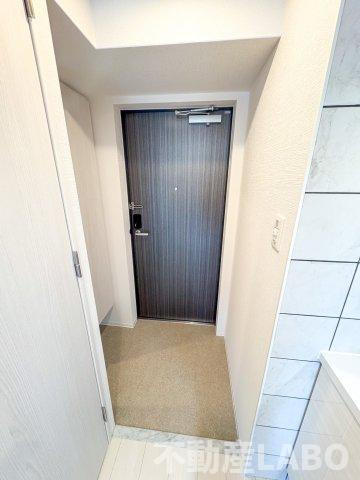 エスリード弁天町NORTH RESIDENCEの玄関