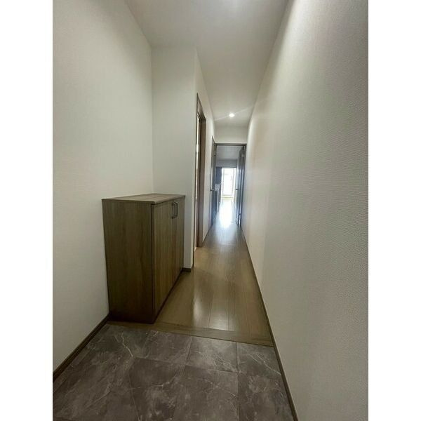 コンフォール鳴浜の玄関