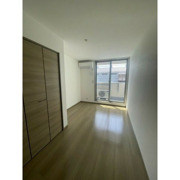 コンフォール鳴浜の居間・リビング