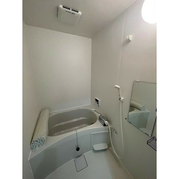 コンフォール鳴浜の浴室