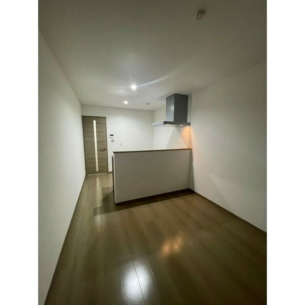 コンフォール鳴浜の洋室