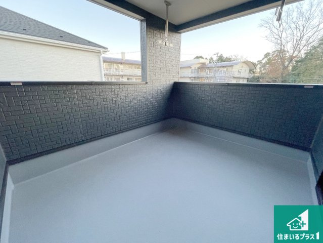 亀山市羽若町　第1期　新築一戸建てのバルコニー|ワイドバルコニーは洗濯物を干すスペースが広いのでご家族が多くても安心！