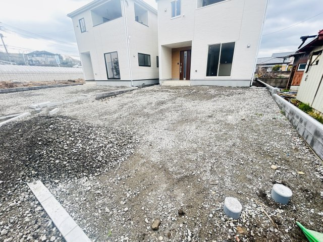 新築　桐生市広沢町第18　クレイドルガーデン　3号棟の駐車場|現地写真　駐車スペースは並列3台分可能です！
