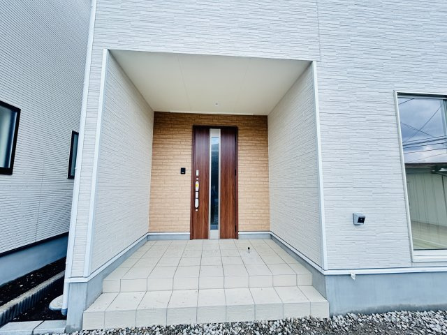 新築　桐生市広沢町第18　クレイドルガーデン　3号棟の玄関|現地写真　TVモニター付きドアホンでセキュリティも安心です！
