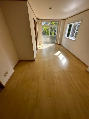 ジュネス廣町の居間・リビング|現状優先となります