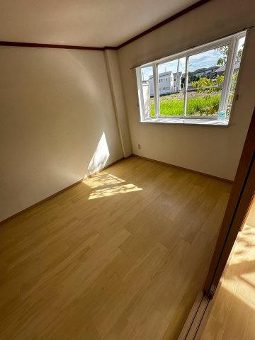 ジュネス廣町の洋室