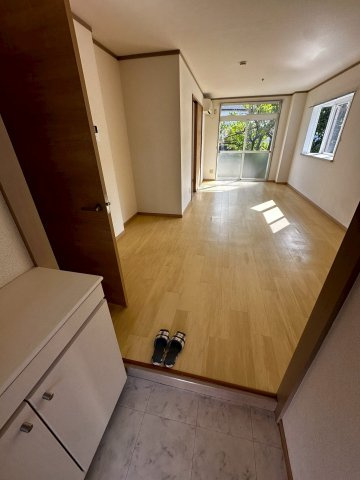 ジュネス廣町の玄関|現状優先となります