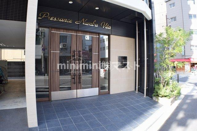 プレサンス難波ヴィータのエントランス