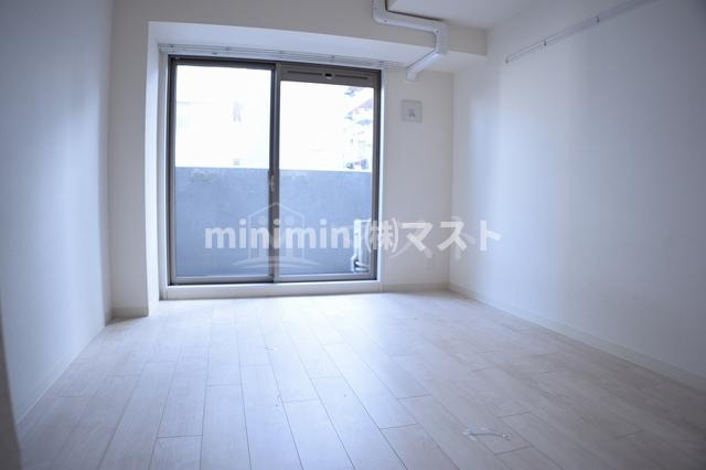 プレサンス難波ヴィータの居間・リビング|広々とした室内です。