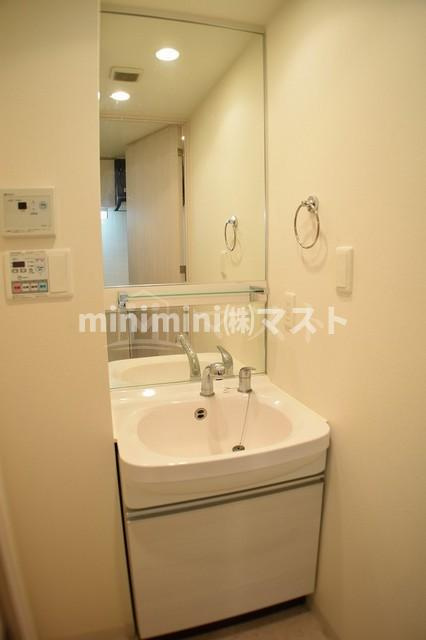 プレサンス難波ヴィータの洗面所|シャンプードレッサー付