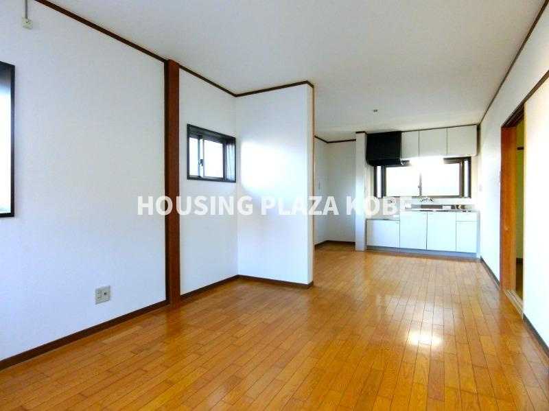 パークヒルⅤの居間・リビング|12帖の広いリビング