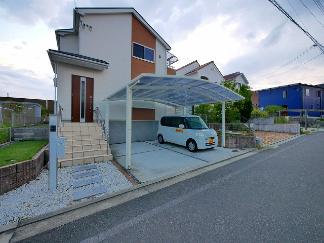 城山台5丁目貸家の駐車場