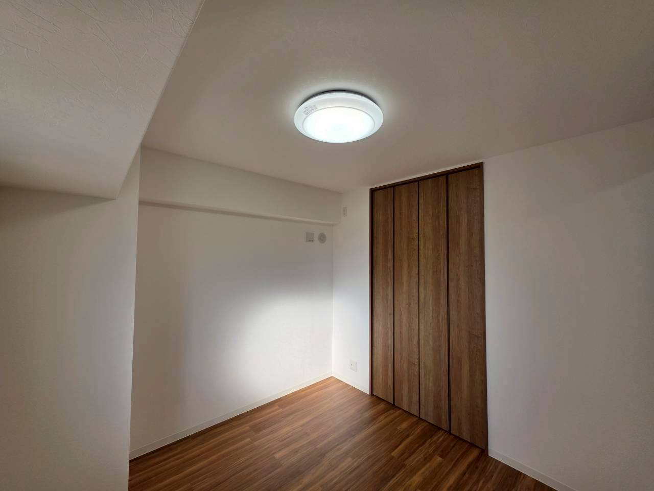 フクダ不動産八木駅前マンションの洋室|収納スペースありの洋室5.6帖