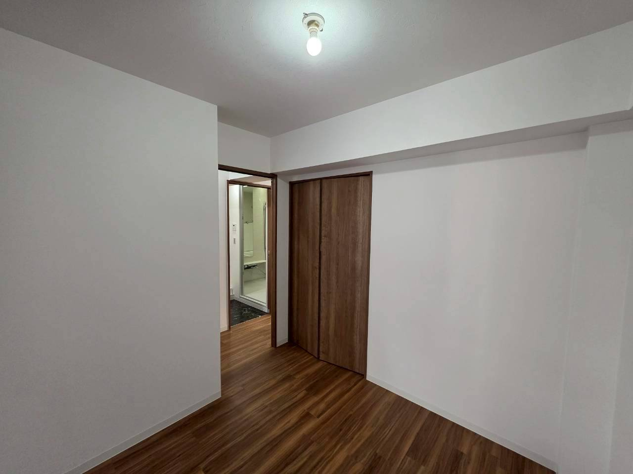 フクダ不動産八木駅前マンションの洋室|クローゼットありの洋室3.7帖