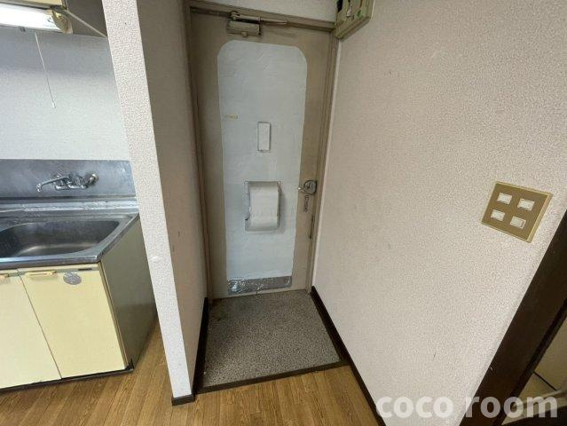 フォーブル青木の玄関