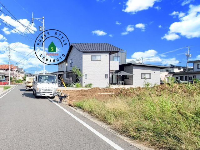 熊本市南区白藤1丁目第1₋2棟(1号棟)の前面道路含む現地写真|見学の時間などお気軽にお問い合わせ下さい。